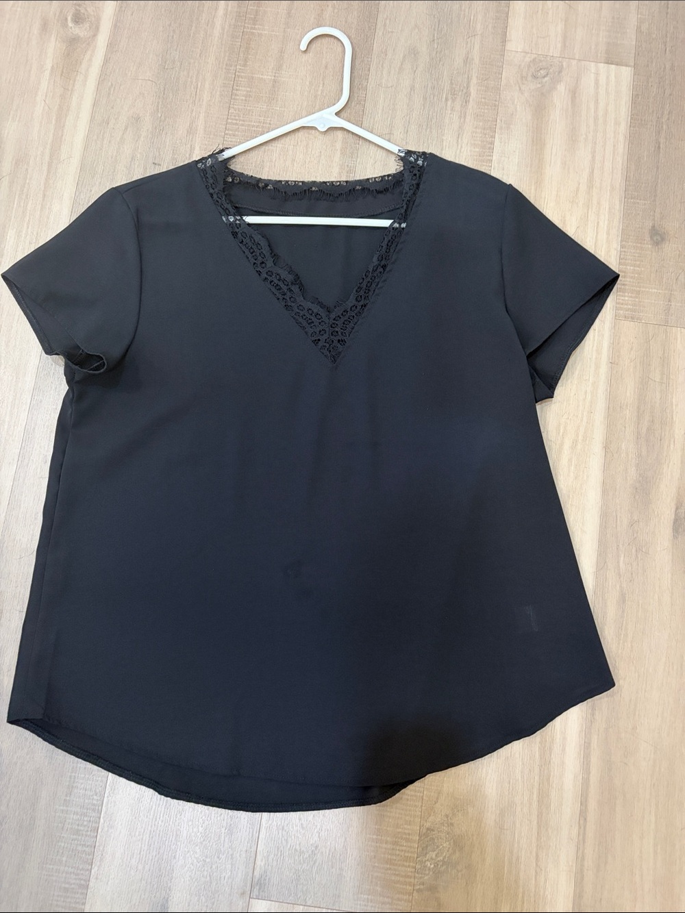 Women's Black V-Neck Lace Trim Short Sleeve Top